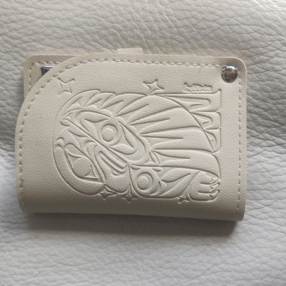 'Eagle' Indigenous Design by Angela Kimble Manicure Set - Picture 2 of 6